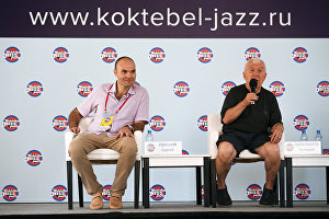 Musicians Sergey Golovnya and Valery Ponomarev at the news conference at the Koktebel Jazz Party 2017 international music festival.
