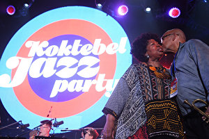 Eddie Henderson (USA) and singer Deborah Brown (USA), members of Yakov Okun's International Jazz Ensemble, during the All Stars KJP Jam with the participation of the big band lead by Sergei Golovin, at the 16th Koktebel Jazz Party international music festival