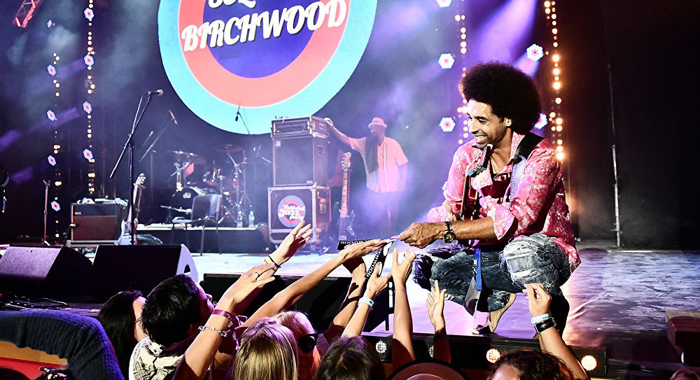 Selwyn Birchwood and his blues band win Audience Choice Award at Koktebel Jazz Party